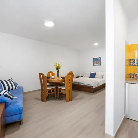 Kampanel 아파트 *